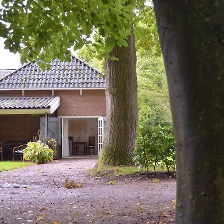 Oentsjerk Stania State B&B 외부 사진